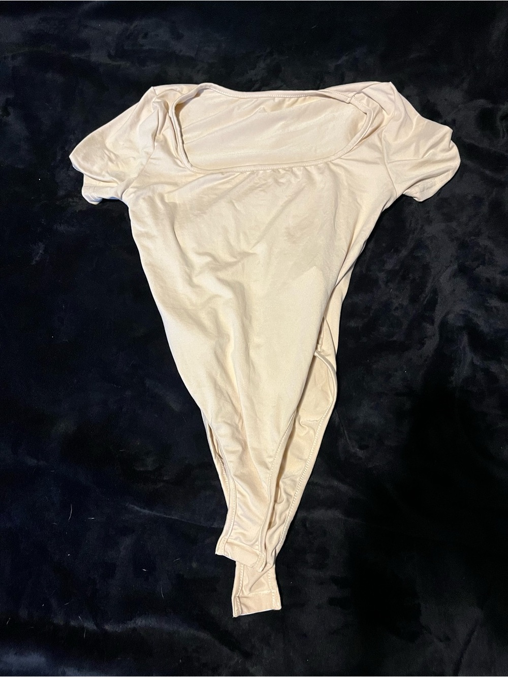 SHEIN Cream Short Sleeve Scoop Neck Bodysuit